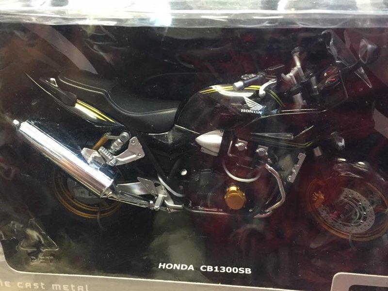 HONDA CB1300SB 比例 1/12 09534 重機 摩托車