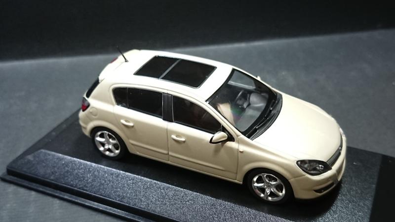 【經典車坊】1/43 Opel Astra H 原廠精品模型 by Minichamps