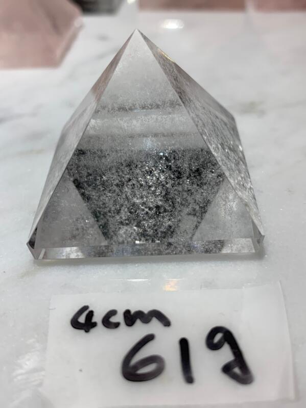 兆鑫生活館-白水晶金字塔(約4公分，61g，) 冥想啟動能量開智慧助打坐擺