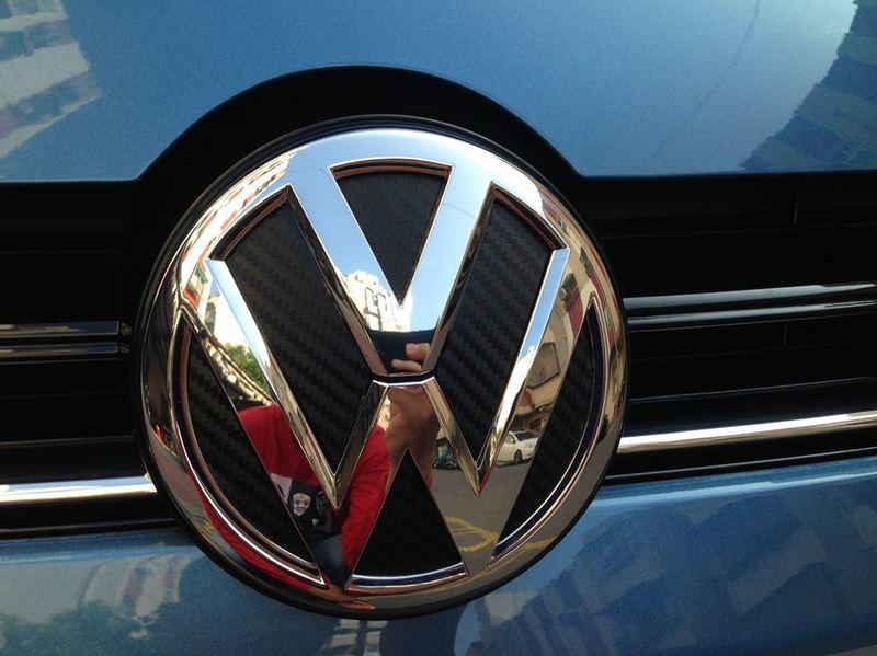 福斯 VW GOLF 7 前後標誌碳纖卡夢貼〈兩張〉