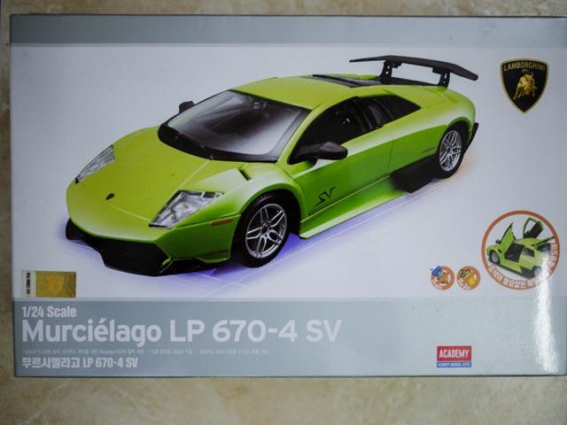 ACADEMY愛得美 Lamborghini LP670-4 SV塗裝完成品,需自行組裝