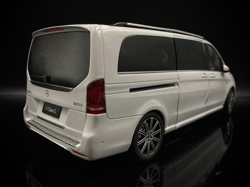 收藏模人】原廠精品Mercedes-Benz V-Class V260 Vito W447 白色1:18 1