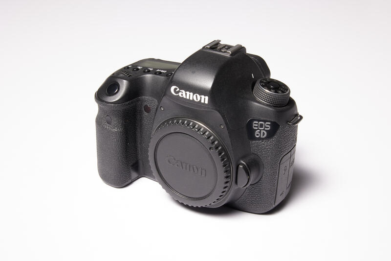 Canon 6D 單機身 盒單均在 公司貨 快門數:517873