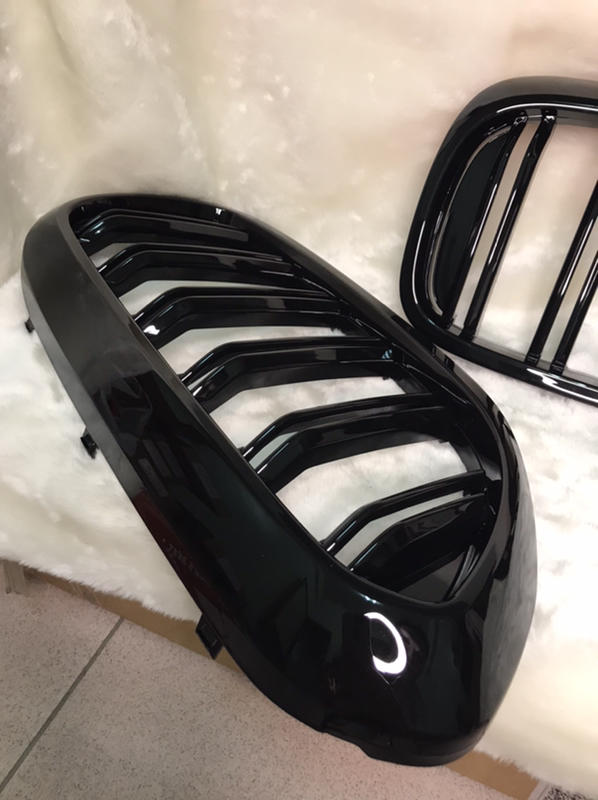 BMW G30 G31 新五系列 雙槓 亮黑水箱罩 中網 鼻頭(現貨供應不用等喔）