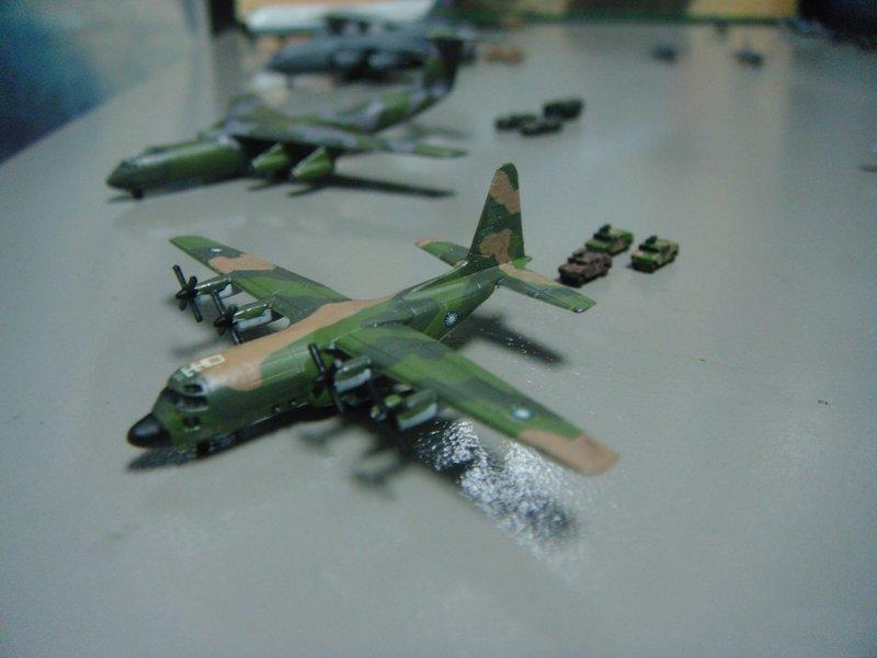 請勿下標    1/700 小比例飛機C-130 C-141 小敏模型代工組合