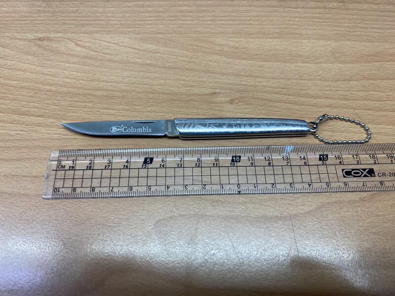 【瑞棋精品名刀】B3002 哥倫比亞細長型-折刀 $250