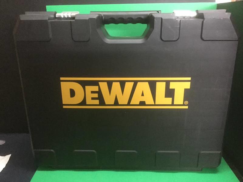 得偉DEWALT60V 5溝槽電鑽 電動槌 破碎機  1機兩池 加充電器 附原裝工具箱