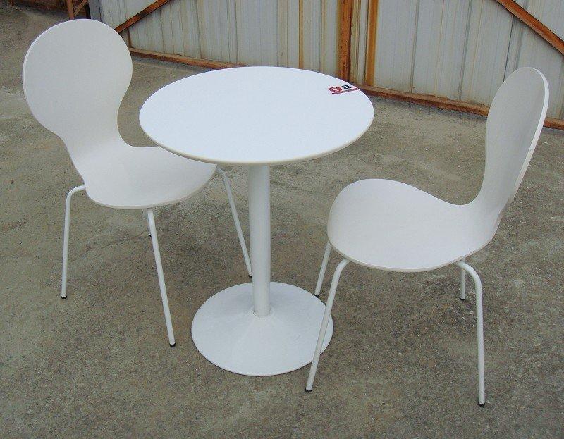 樂仕二手 白色一桌二椅組 大台中收購二手家電~各式冷氣機 0972-733-180 林小姐