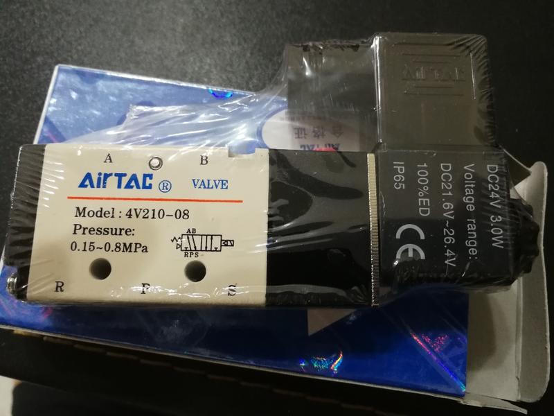 AirTac 亞德客 4V210-08 電磁閥 五口二位