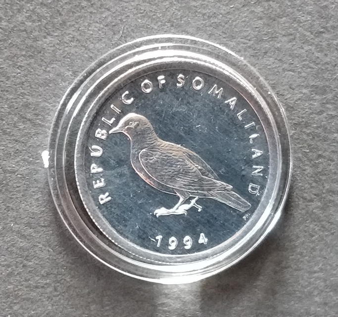 M070 索馬里1994年雀鳥紀念幣 含透明錢幣保護盒