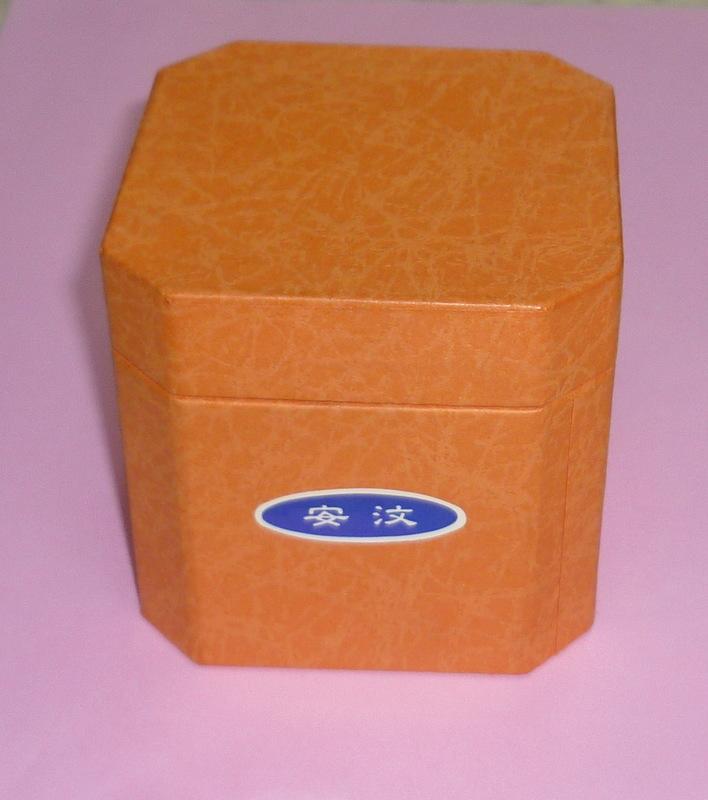 "桂山企業，香品批發"，老安汶(4H)小盤香，1盒=500元。