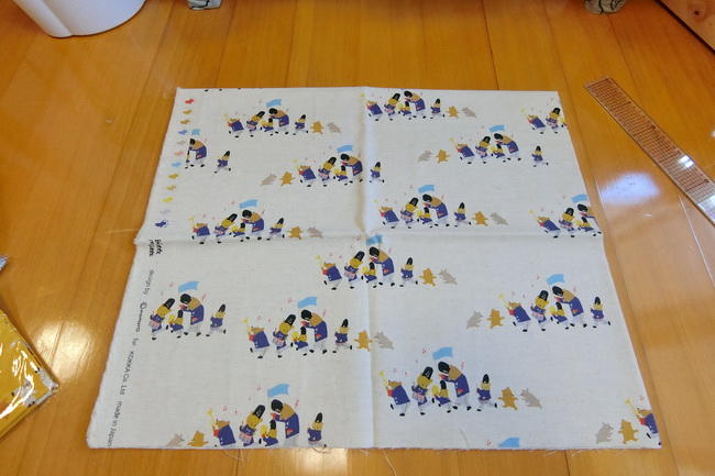 (((出清布櫃,拼布材料))~全新品日本製可愛動物布料3呎裝~音樂儀隊小熊胚布色