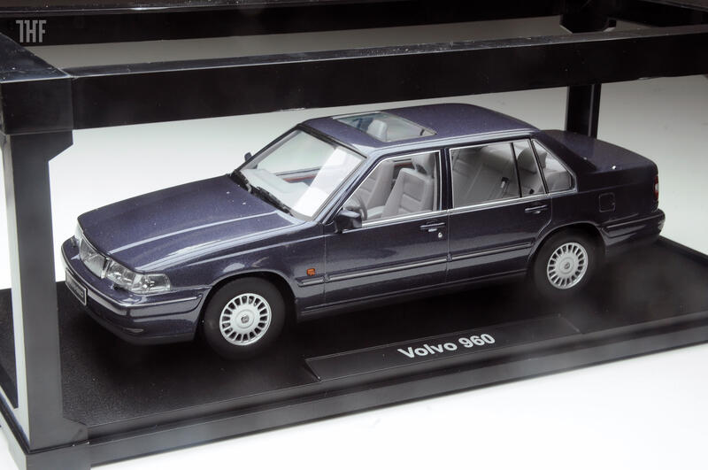 Volvo 960 1996 金屬灰藍1/18 Triple9 | 露天市集| 全台最大的網路購物市集
