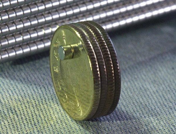 ■萬磁王■釹鐵硼強力磁鐵-圓形迷你磁鐵3mmx2mm-可吸四枚硬幣