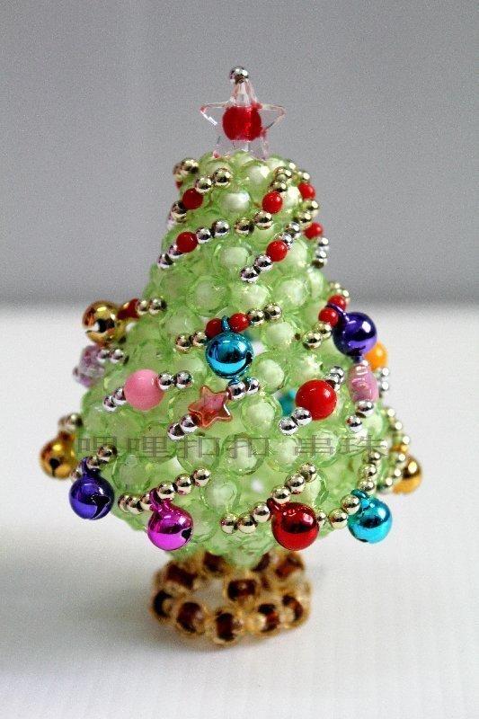 【哩哩扣扣 串珠】珠中珠 吊飾 手工串珠 聖誕樹 迷你聖誕樹 飾品 裝飾 串珠材料包 串珠成品