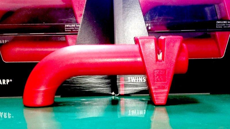 免運限時限量 德國製做 新品 雙人牌ZWILLING 磨刀器 磨刀石  紅色經典款! 降價 459元 免運費 最便宜
