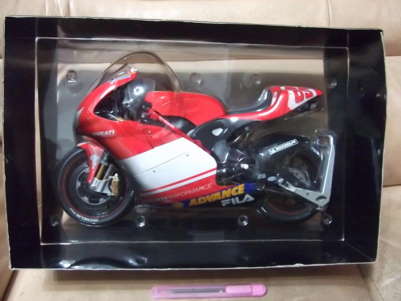 1/6 Ducati Desmosedici Loris Capirossi MotoGP 2002年No 65 | 露天市