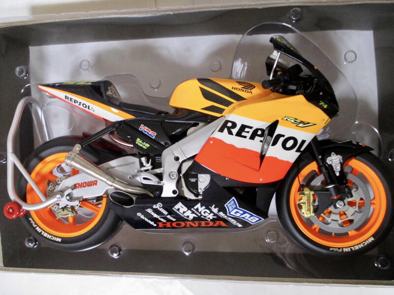 現貨］Minichamps 1/6 Honda RC211V V.Rossi MotoGP 2003 | 露天市集 