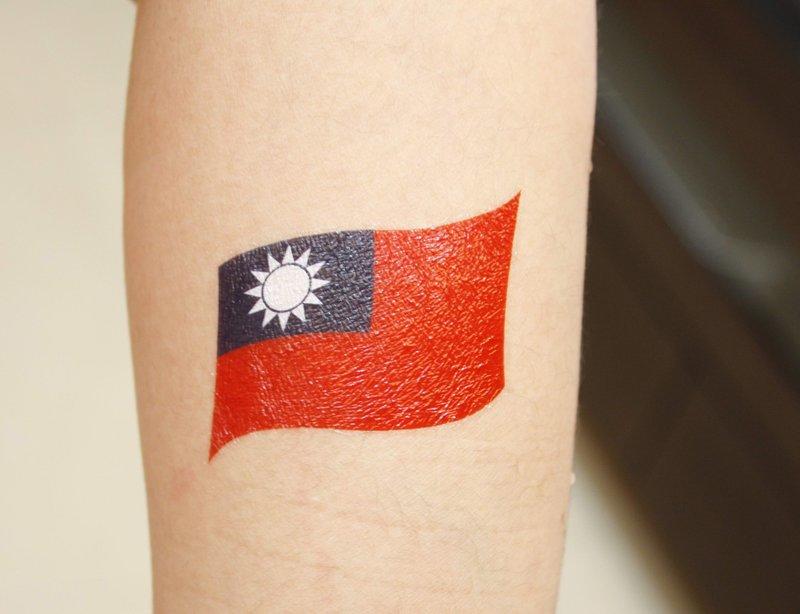 2023 經典賽台灣 國旗紋身貼紙(飄揚型)100張4*2.5cm