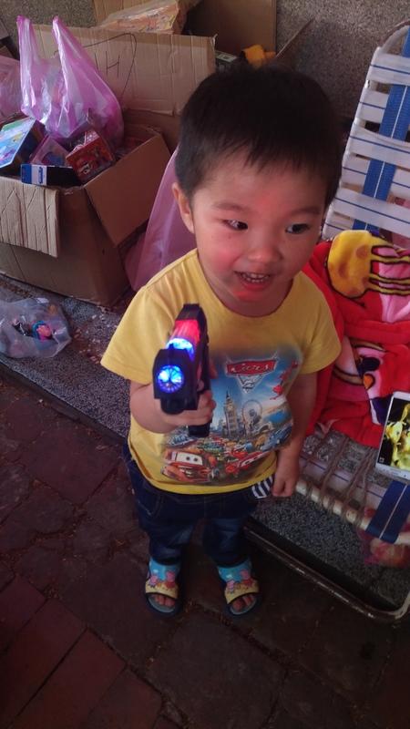 超級警察聲光槍 男孩兒童電動玩具槍聲光震動趣味玩具