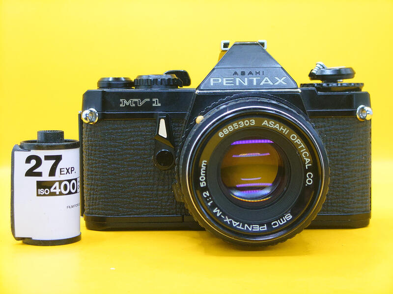 (已售出）PENTAX-M SMC 50mm F2 保固一個月 +送PENTAX MV-1 底片相機 機身