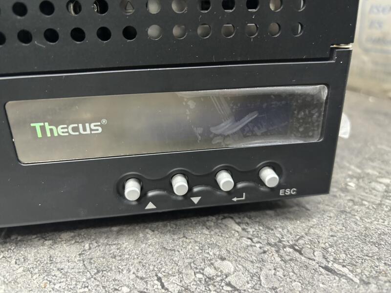 Thecus N7700PRO 大容量 7ベイ NAS Thecus NAS: Empowering