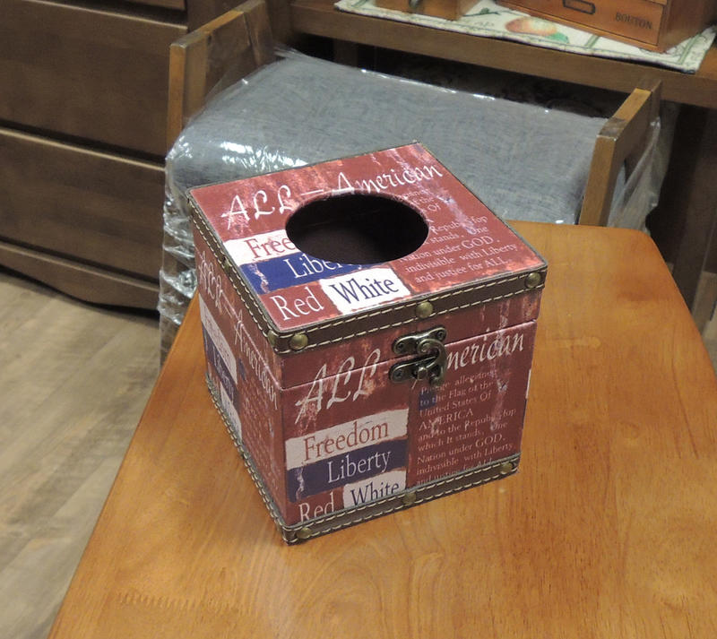 仿舊工業風面紙盒 仿舊印刷品面紙盒 彩圖皮革木製小面紙盒 捲筒式衛生紙盒 方型面紙盒 小面紙盒 小餐巾紙盒面紙套