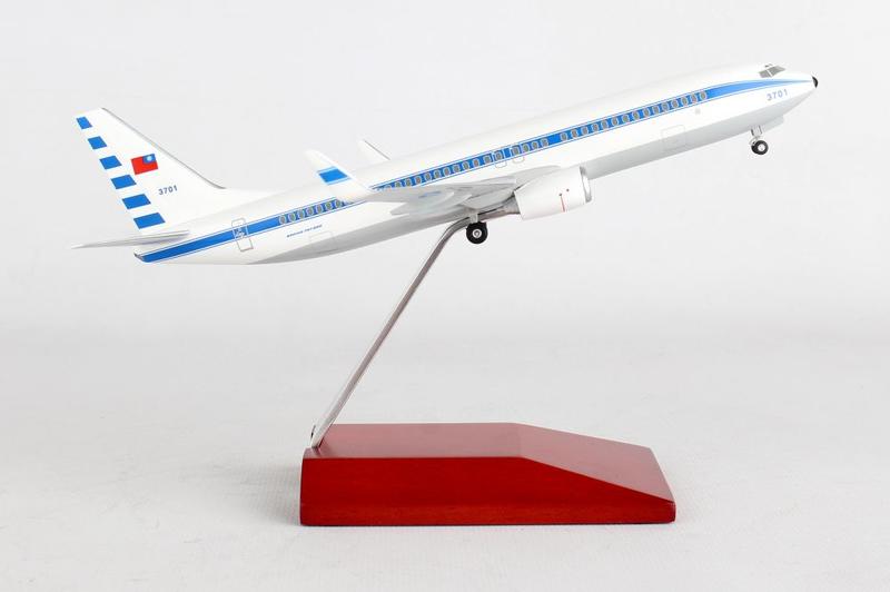 台湾空軍 737-800 3701 1/200 JC Wings LH2244 Boeing 737-800 Taiwan Air Force 3701