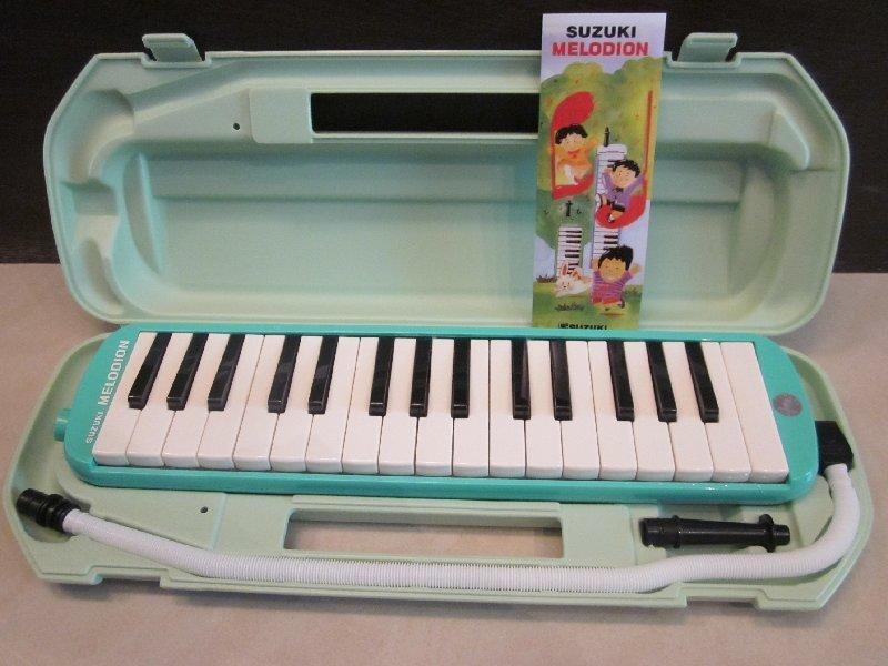 【棋琴樂坊】~全新~鈴木口風琴 SUZUKI MX-32D 32鍵口風琴附:長吹管+短吹嘴+琴盒