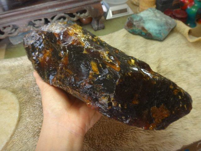 珍藏波羅的海 天然原礦原石 大顆硬質 清透紅色琥珀原礦 ~~ 千年靈性寶石 驅邪避邪 改善居家 風水磁場 ~~TA4