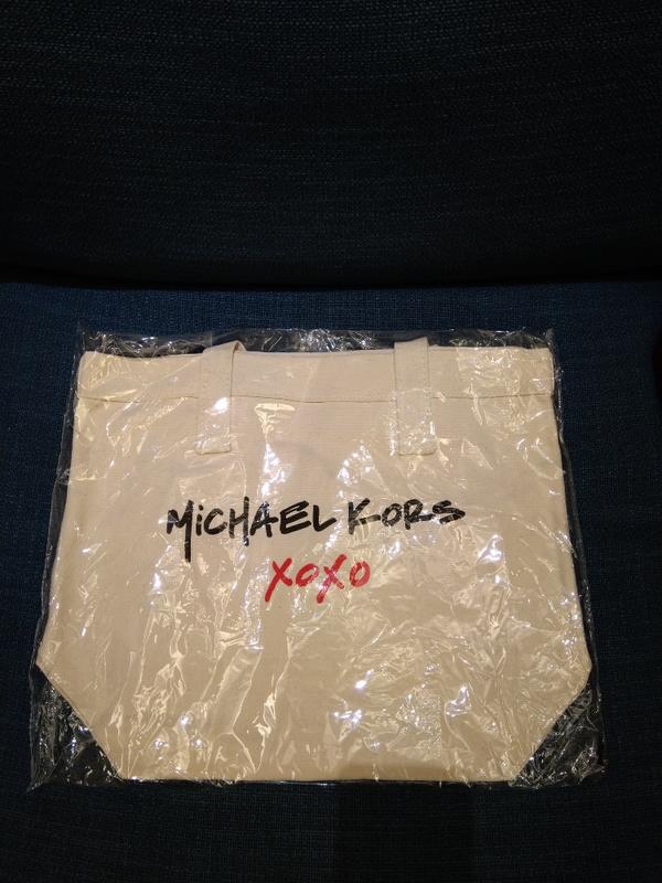 MiCHAEL KORS XOXO 限量帆布袋