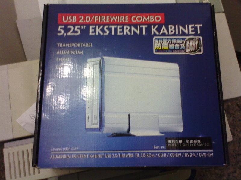 [全球資訊]5.25吋 DVD 外接盒 支援(USB及1394 6PIN雙用外接)
