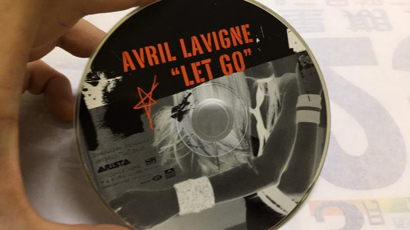 AVRIL LAVIGNE--LET GO/2手 艾薇兒。展翅高飛 CD 專輯 Z10
