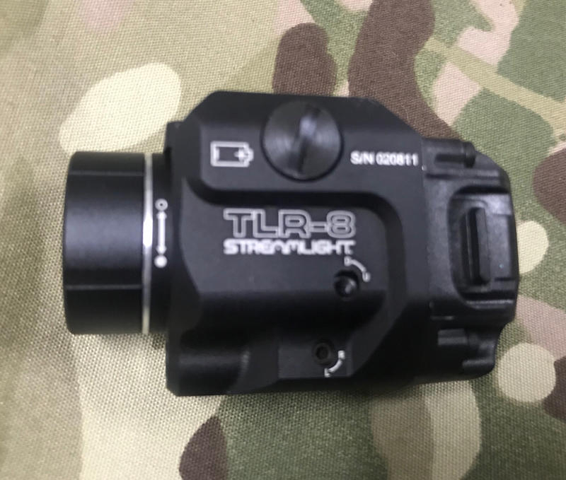 ［武裝火力工作室］TLR-8 風格 紅外線 戰術槍燈 有爆閃功能 黑色 (另有沙色)