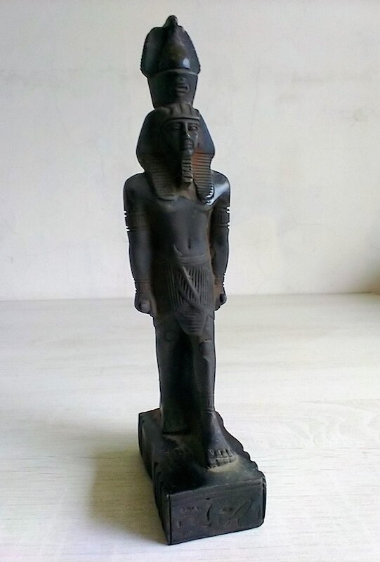 埃及法老王像飾品