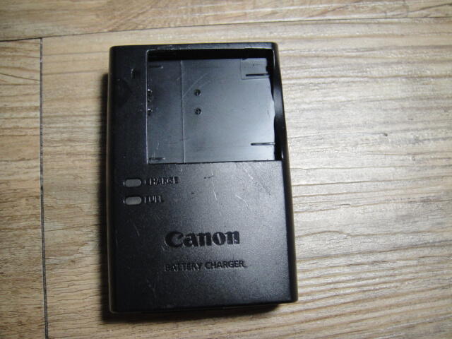 Canon 佳能 CB-2LFE 原廠電池充電器 CB2LFE 不含電池
