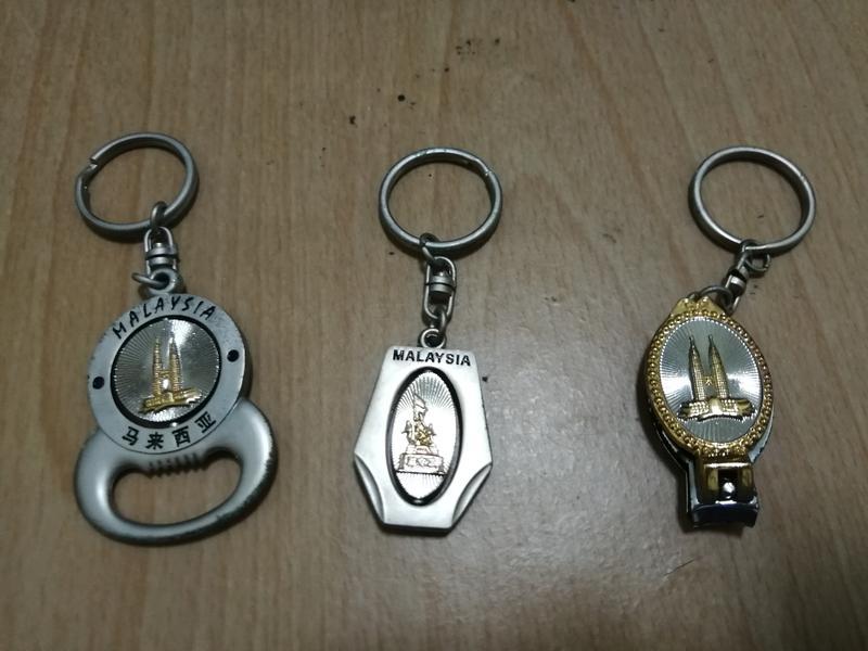 《馬來西亞 鑰匙圈》旅遊紀念品 兩面轉動式/指甲刀/酒瓶器 3個一組