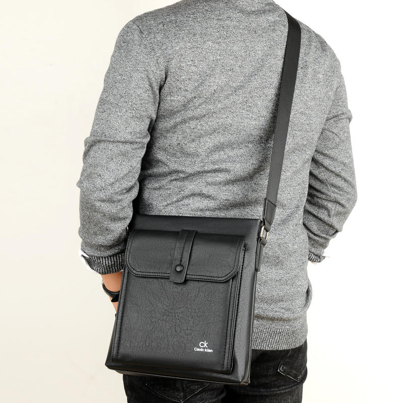 最新款 CK Calvin Klein 斜挎包 單肩包 男生背包 胸前挎包 側背包 胸包 旅行包 公事包 皮革 牛皮