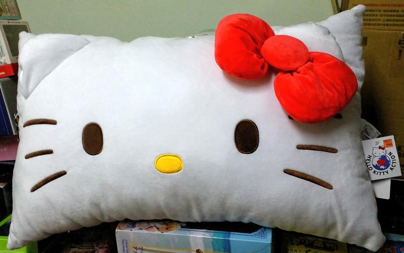18吋kitty枕頭