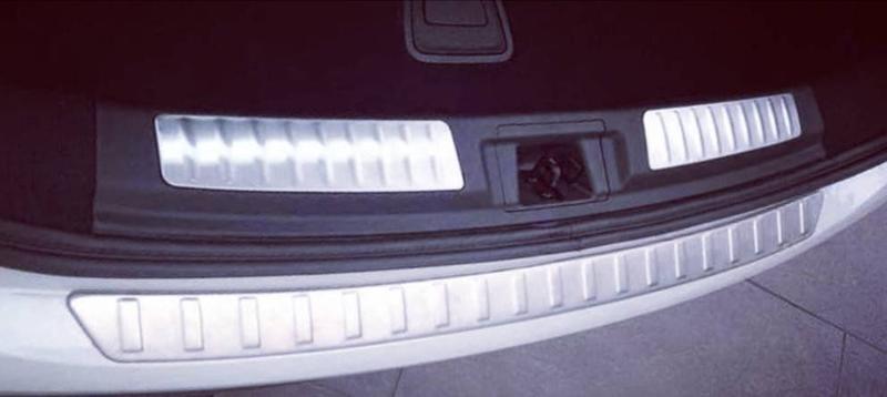 【頂級汽車精品】高品質 新款 Infiniti Q30 專用 金屬 後護板 防刮 外護板
