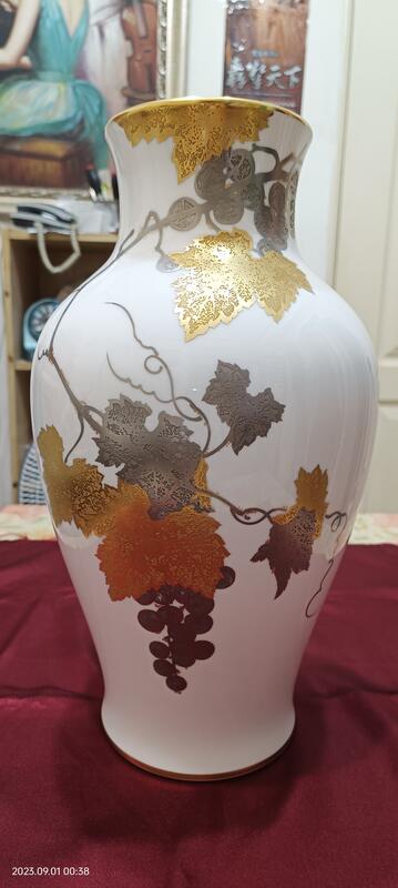 大倉陶園OKURA 黃金金銀蝕葡萄骨瓷花瓶市面罕見高36公分8.8成新日製 