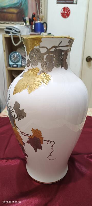 大倉陶園OKURA 黃金金銀蝕葡萄骨瓷花瓶市面罕見高36公分8.8成新日製 