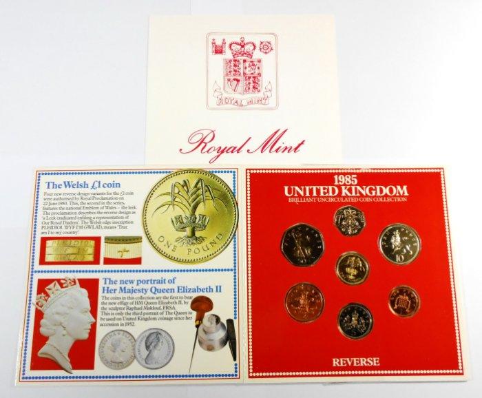 英國1985年多種面額套幣 原套 長約15公分 寬約15公分
