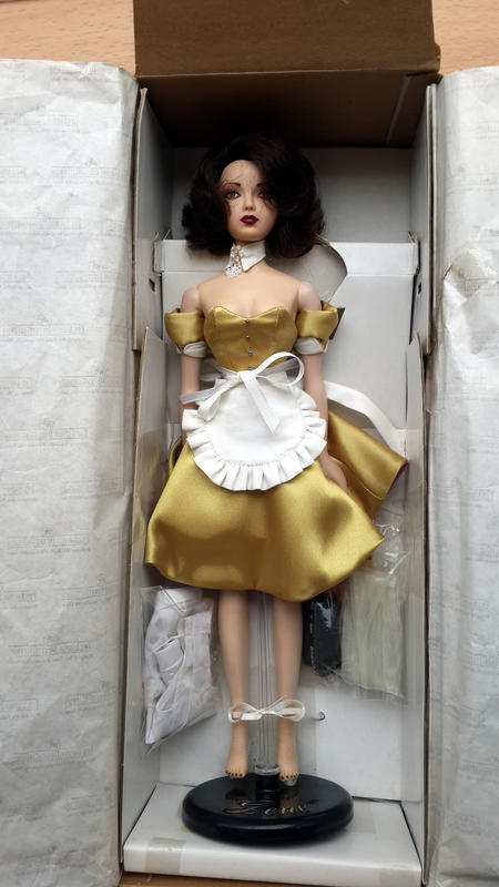 16" Doll Gene OOAK ~ Sabrina 全妝/特訂的皇家晚裝