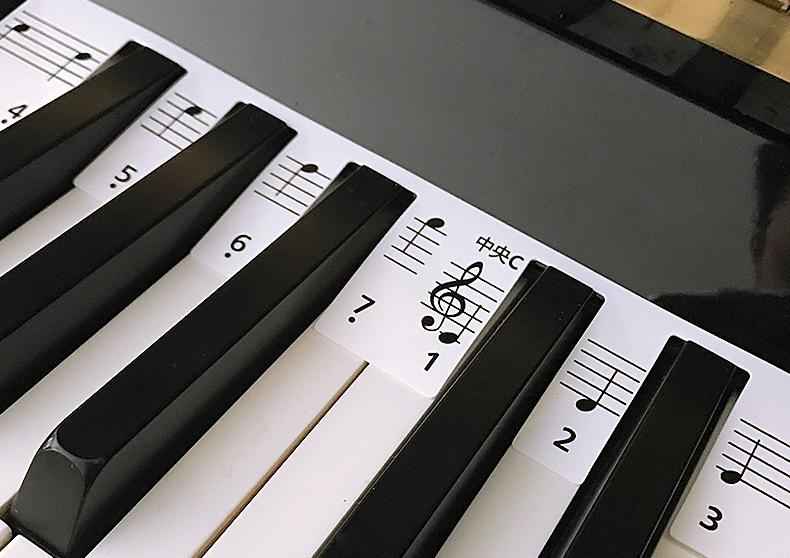 律揚樂器 鋼琴貼紙 電鋼琴 電子琴 鍵盤貼紙 琴鍵貼紙 無須黏貼 平整不變形 不留痕跡 88鍵 61鍵