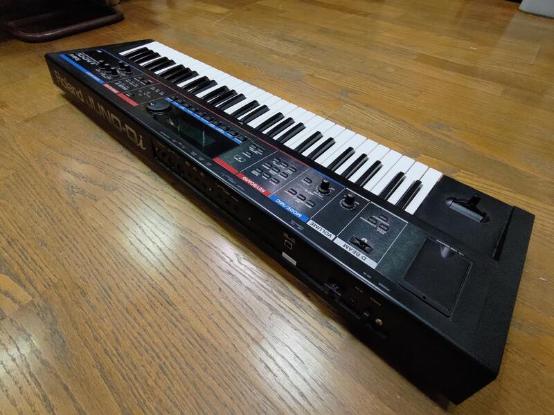 已售出) Roland Juno DI 61鍵合成器電子琴7000$(每月五號降1000$售出