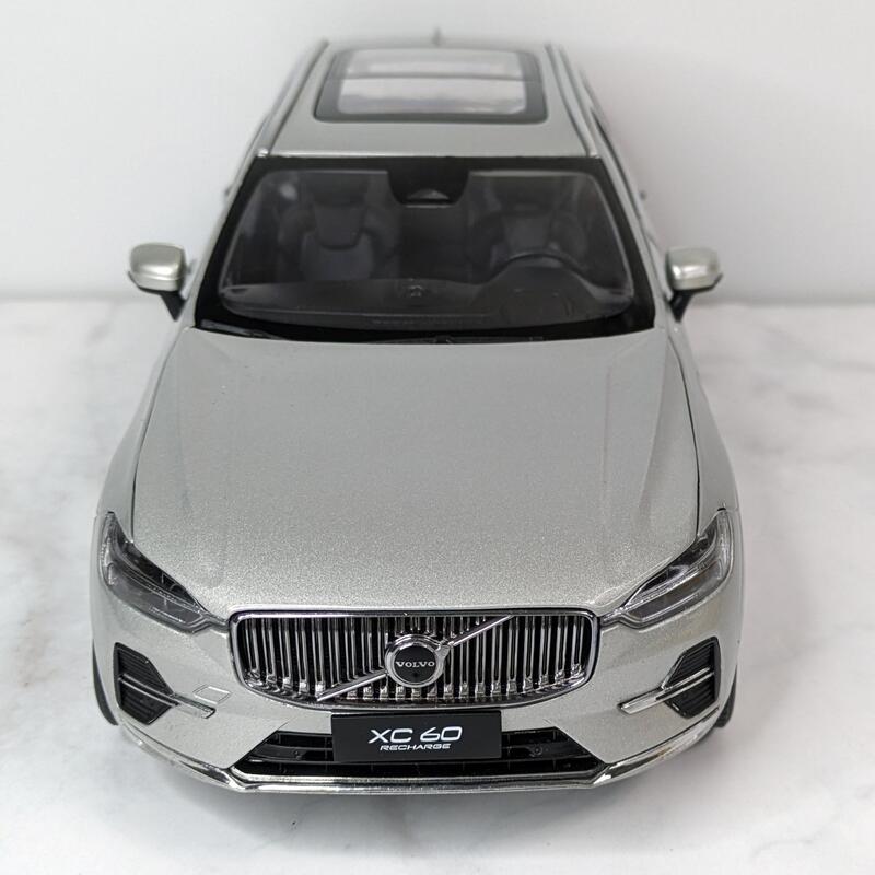 [原廠] 1/18 Volvo XC60 油電 銀色 5人座SUV
