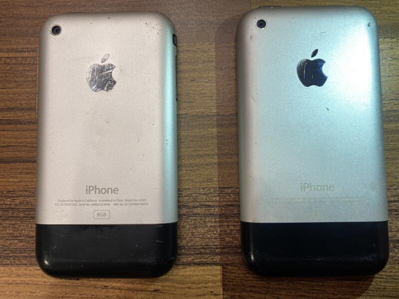功能正常 品項良好 第一代 iPhone 8GB 美規機 極具收藏價值 2007製造 共有兩隻 大台北可面交自取 無JB