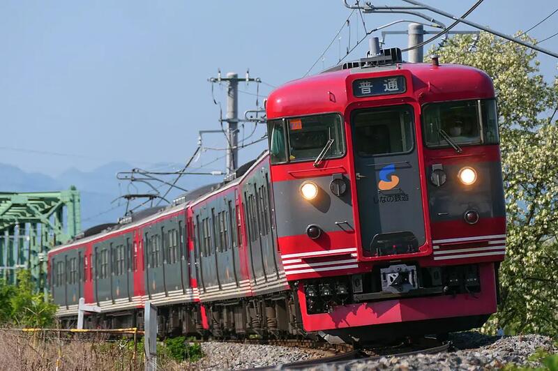 玩具共和國] TOMIX HO-9092 しなの鉄道115系電車セット(3両) | 露天市