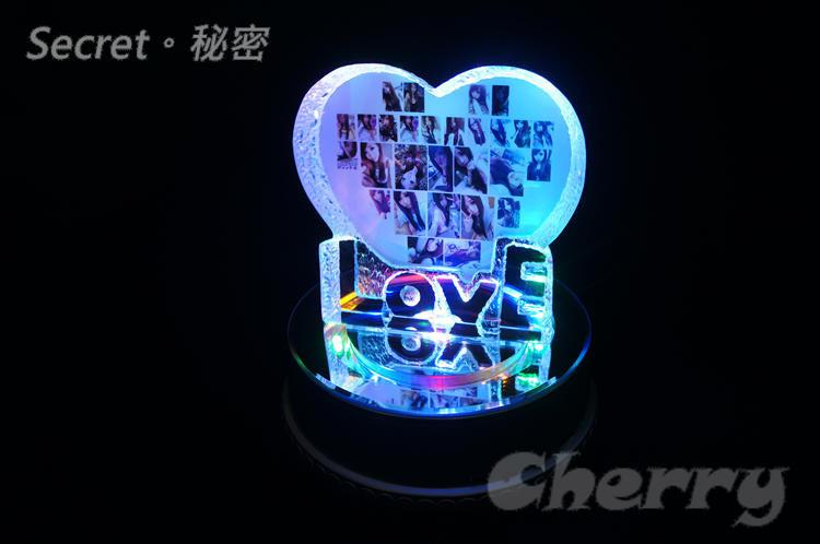 【Secret】K9水晶 LOVE 愛心桃心擺飾＋MP3 七彩 LED 旋轉台 音樂盒 大號 - 可自行灌 MP3